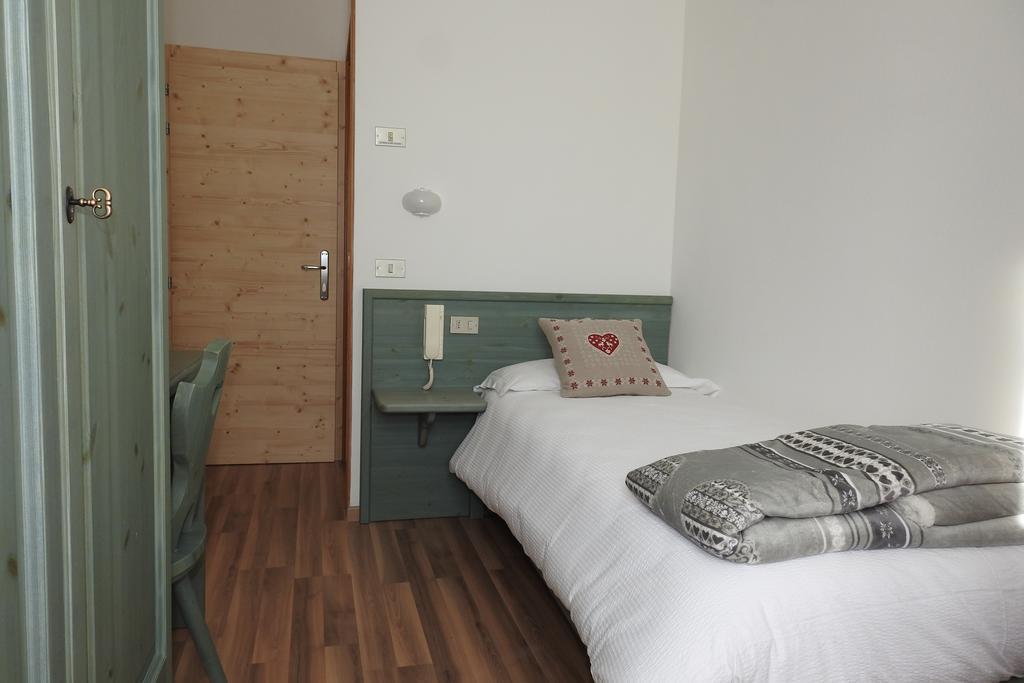 Casa Salvaterra Affittacamere Pinzolo Exterior foto
